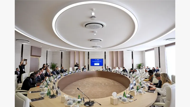 خلال المائدة الوزارية المستديرة في "أديبك"...  سهيل المزروعي: الإمارات ترسخ مكانتها لاعباً رئيسياً في الطاقة عبر نهج متوازن بين الأمن والتحول نحو النظيفة